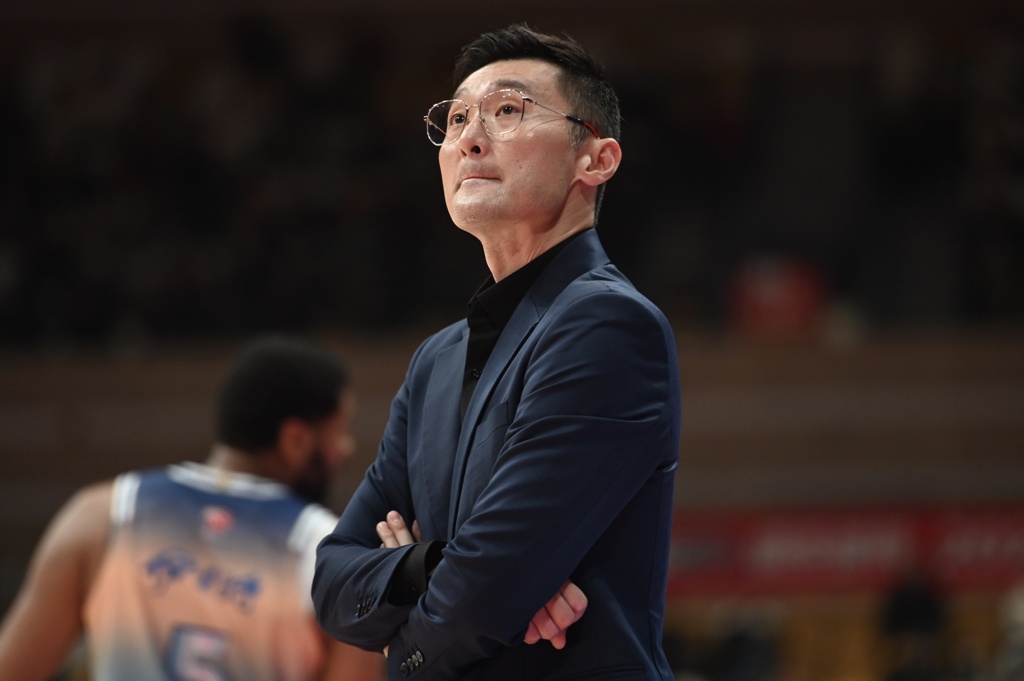 麦穗丰：多名主力受伤 新疆男篮能够打到这一步 已经算是完成任务